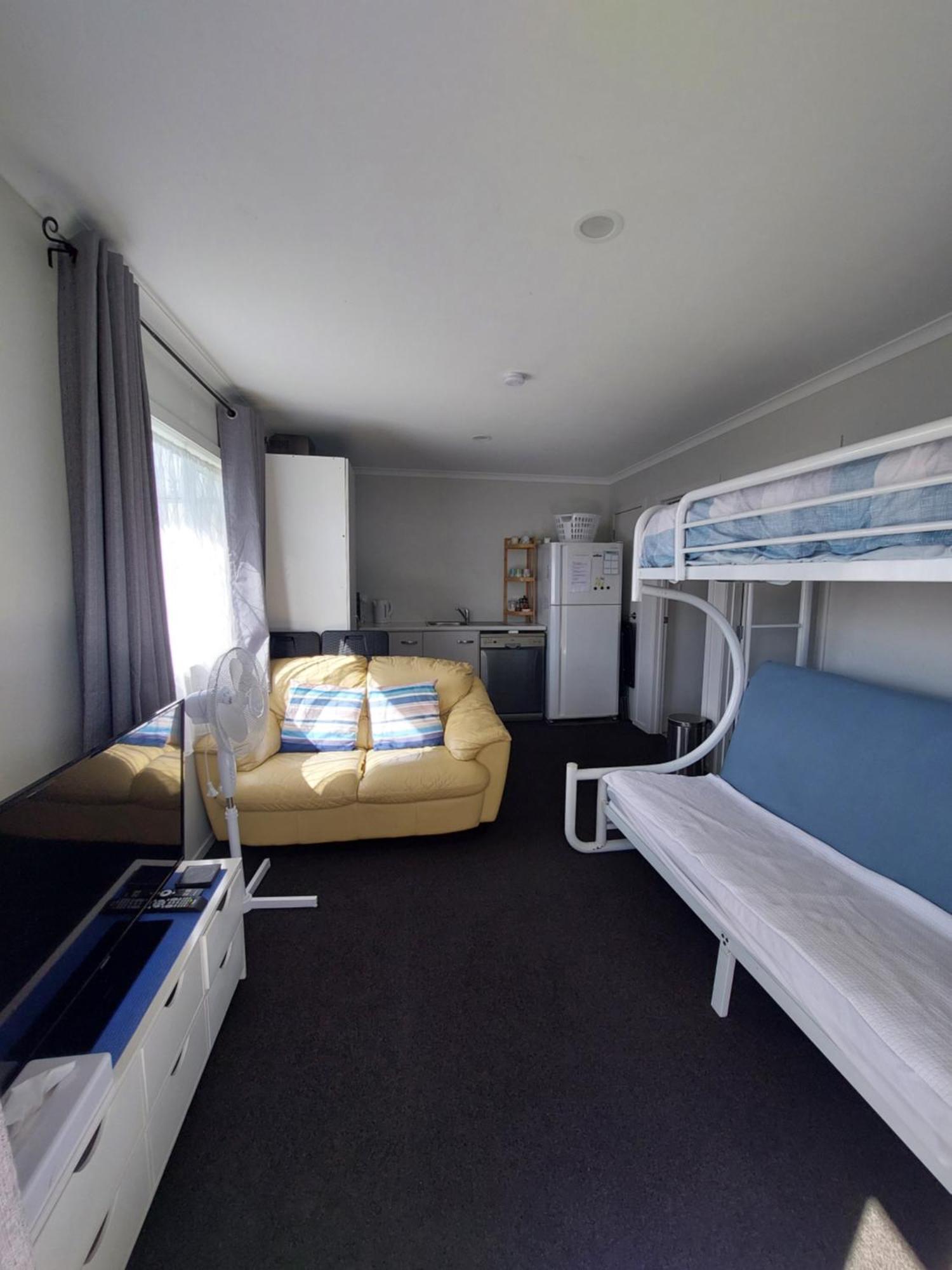 Comfortable 1 Bedroom Perfect For Travelers Or Workers Horotiu Kültér fotó